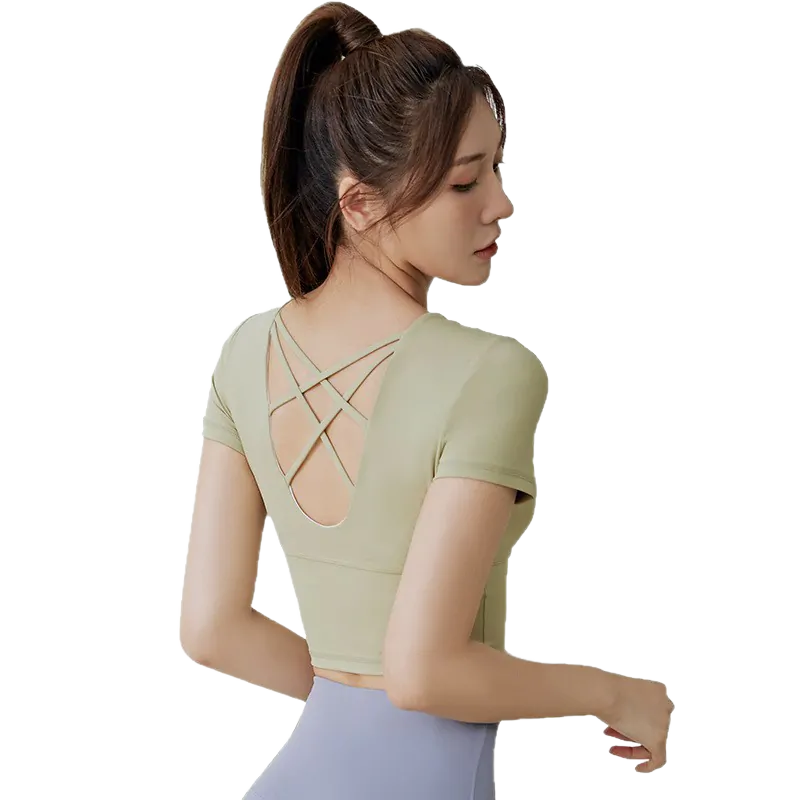 Cropped Short Sleeve Top with Built-in Bra - Ribbed Yoga Shirt for Running & Studio Workouts