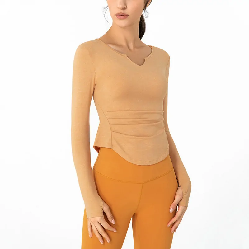 Second-Skin V-Neck Top: A Streamlined Layer for Cool Weather Running & Yoga - 图片 2