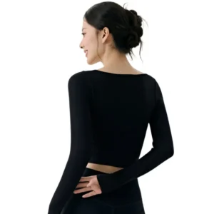 The Everyday Cropped Top: Slim-Fit & Street-Ready for Yoga or Style