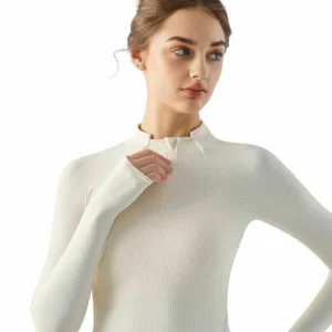 Climate-Adaptive Half-Zip: Moisture-Wicking Top with a Sleek Fit for Cool Weather Workouts