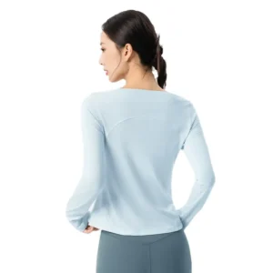 Merino Wool Long Sleeve Tee: Temperature-Regulating & Breathable for Fall Workouts