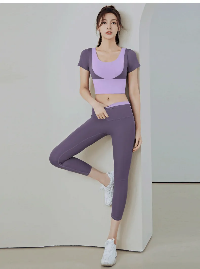 Moisture-Wicking Paneled Yoga Top - Built-in Bra & Street-Ready Fit for Running & Studio - 图片 3