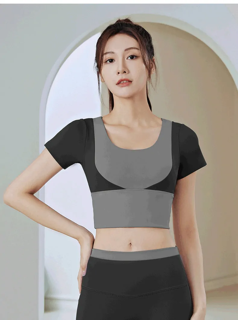 Moisture-Wicking Paneled Yoga Top - Built-in Bra & Street-Ready Fit for Running & Studio - 图片 6