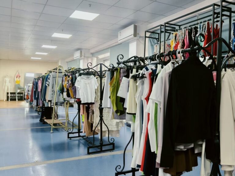 Inside a ملابس سباحة Factory: How Your Order Moves From الأقمشة Roll to Packed Carton